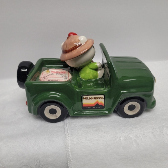 Hello Kitty Ceramic Adventure Tours Green Jeep Truck Tea Light Candle Holder New - Picture 3 of 5